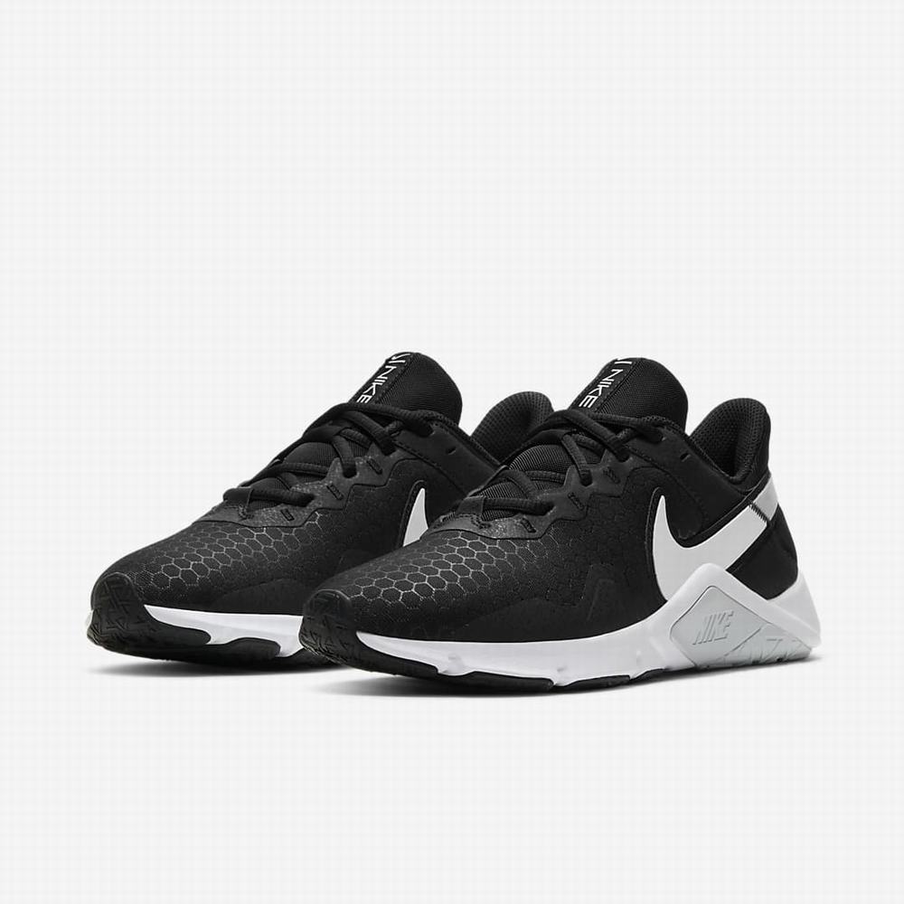 Botasky Nike Legend Essential 2 Damske Čierne Platina Biele | SK097614