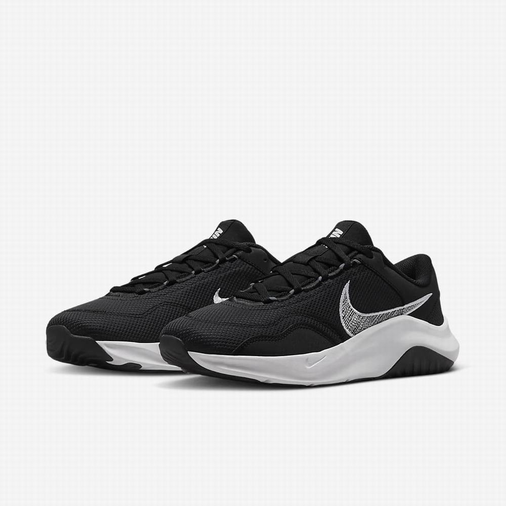 Botasky Nike Legend Essential 3 Next Nature Panske Čierne Siva Biele | SK290135