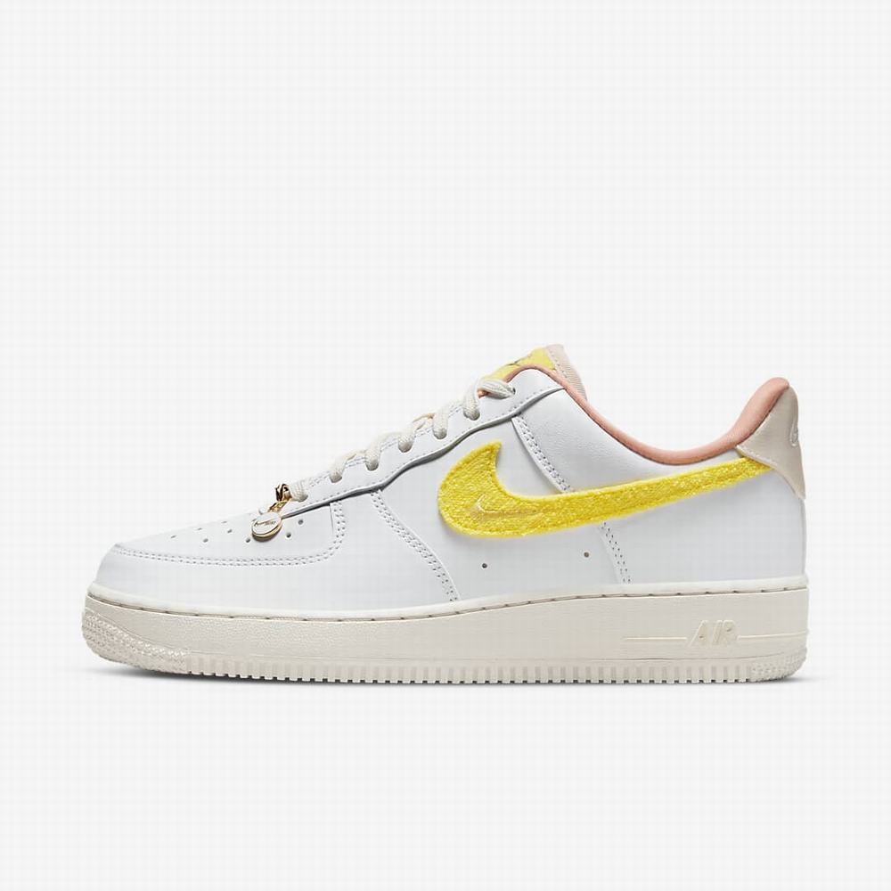 Tenisky Nike Air Force 1 \'07 LX Damske Biele Žlté | SK150748