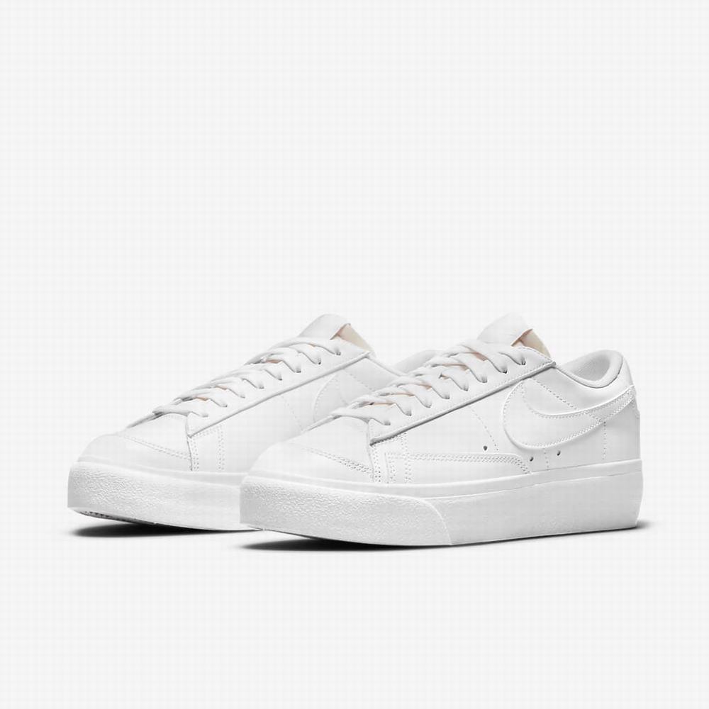 Tenisky Nike Blazer Low Platforme Damske Biele | SK592801