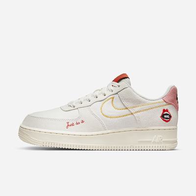 Tenisky Nike Air Force 1 '07 Damske Biele Koralove | SK672105